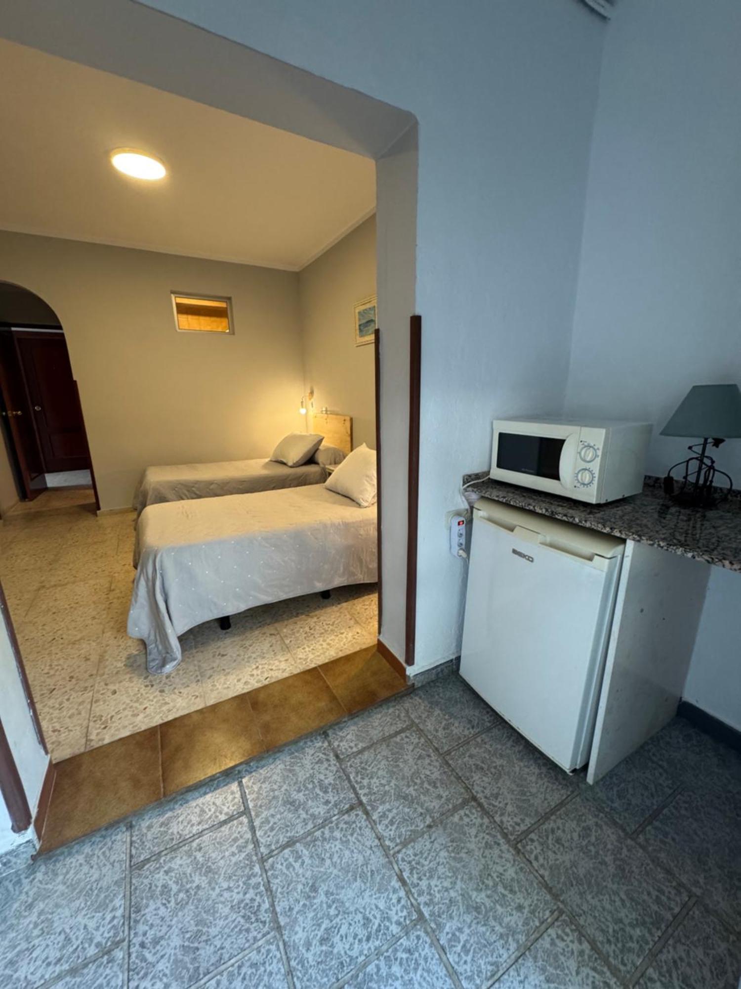 Hostal Miramar Los Canos De Meca Extérieur photo
